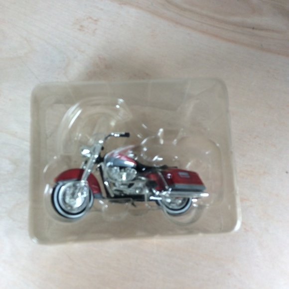 Hallmark 1994 FLHR Road King Harley Davidson Motorcycle Milestones Keepsake Orna - Picture 6 of 12